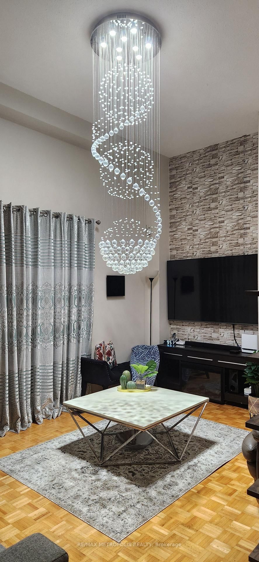 21 Rockwood Drive • #8 • Toronto, ON photo 5