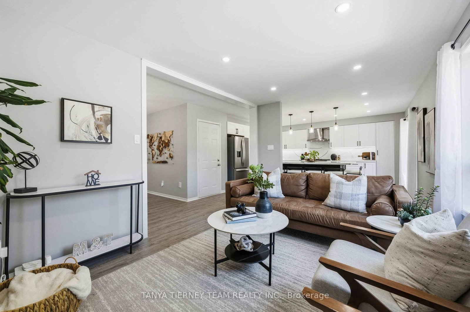 76 Vipond Road • Whitby, ON photo 8
