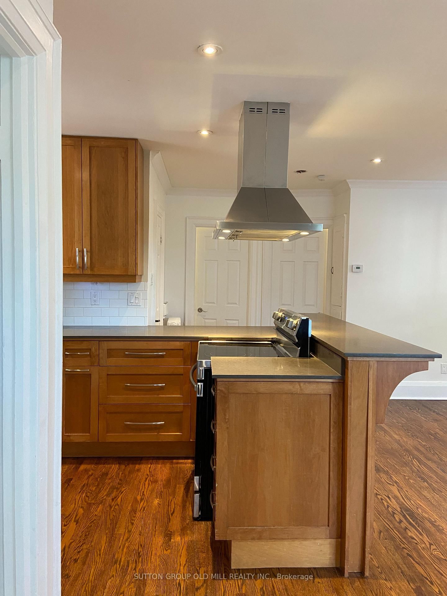 46 Richard Avenue • Toronto, ON photo 5