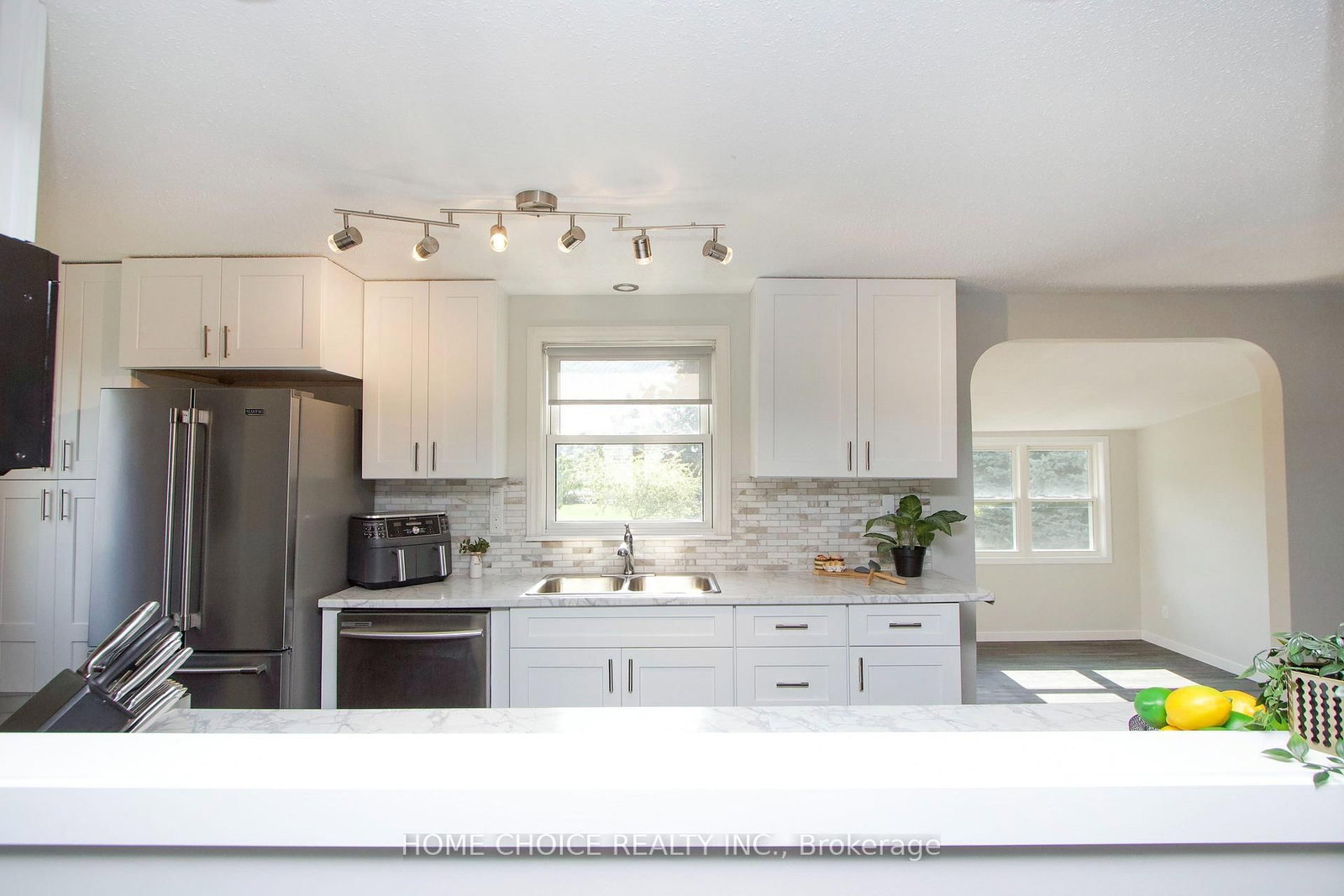 5 Driftwood Lane • Clarington, ON photo 10