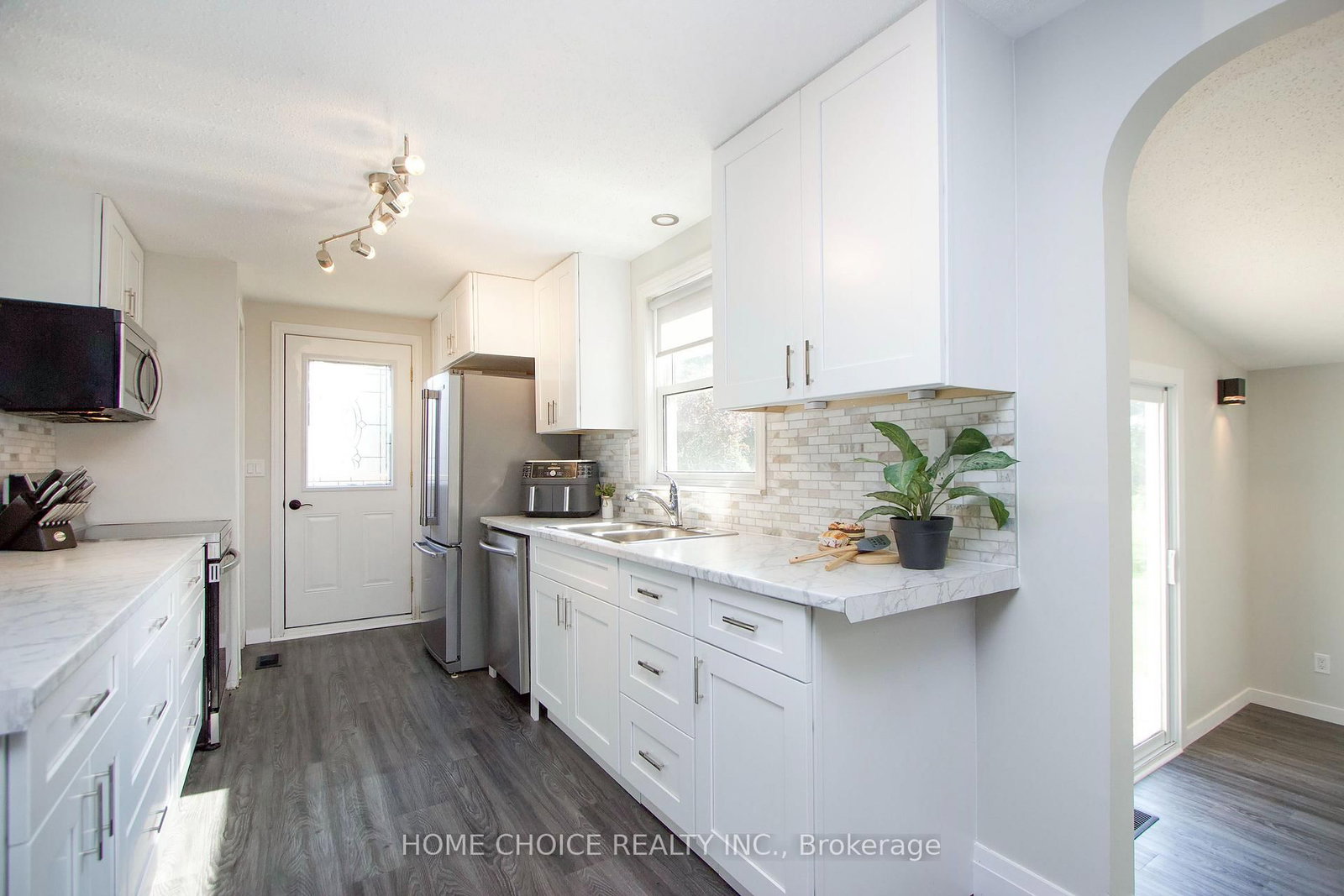 5 Driftwood Lane • Clarington, ON photo 12