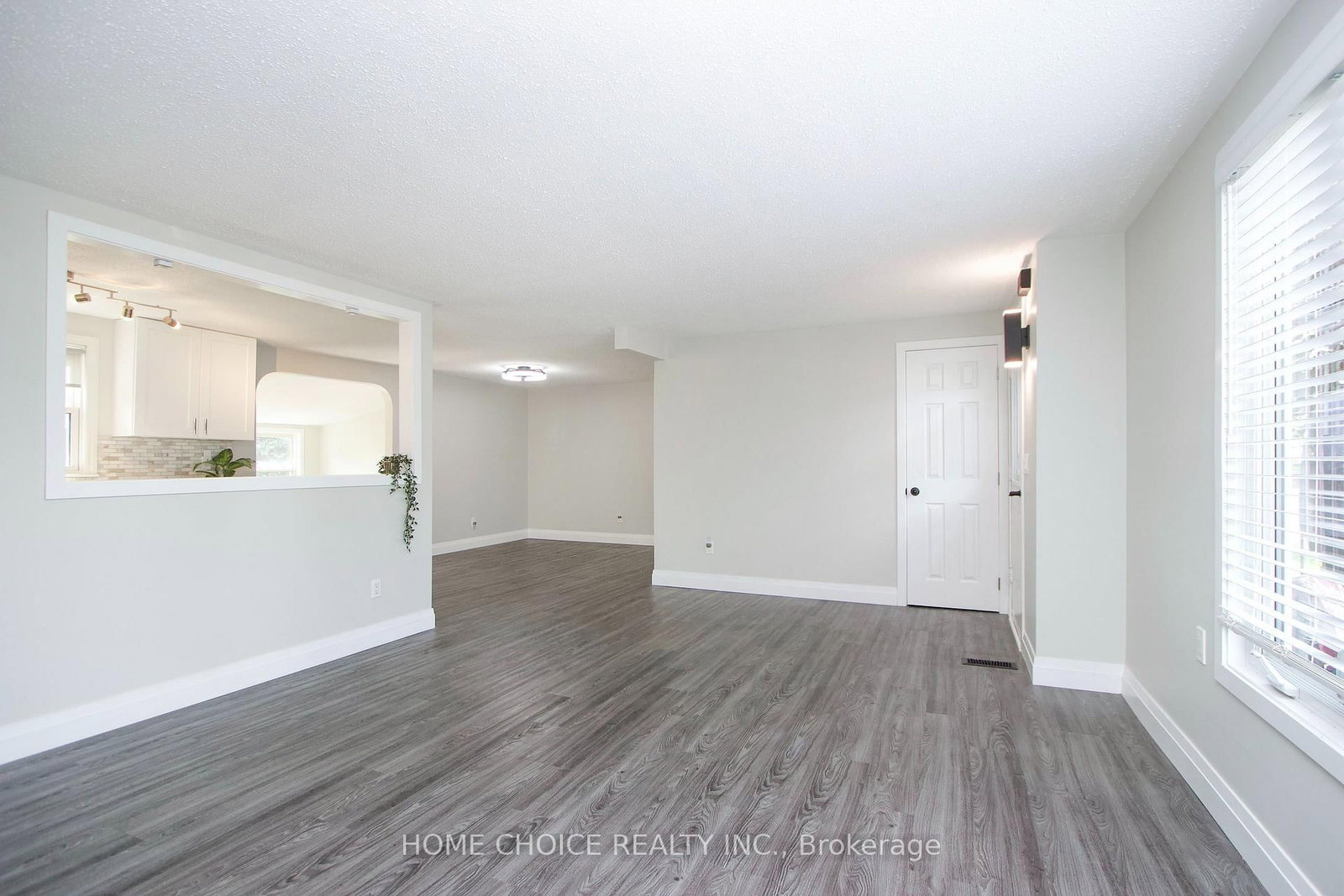 5 Driftwood Lane • Clarington, ON photo 6
