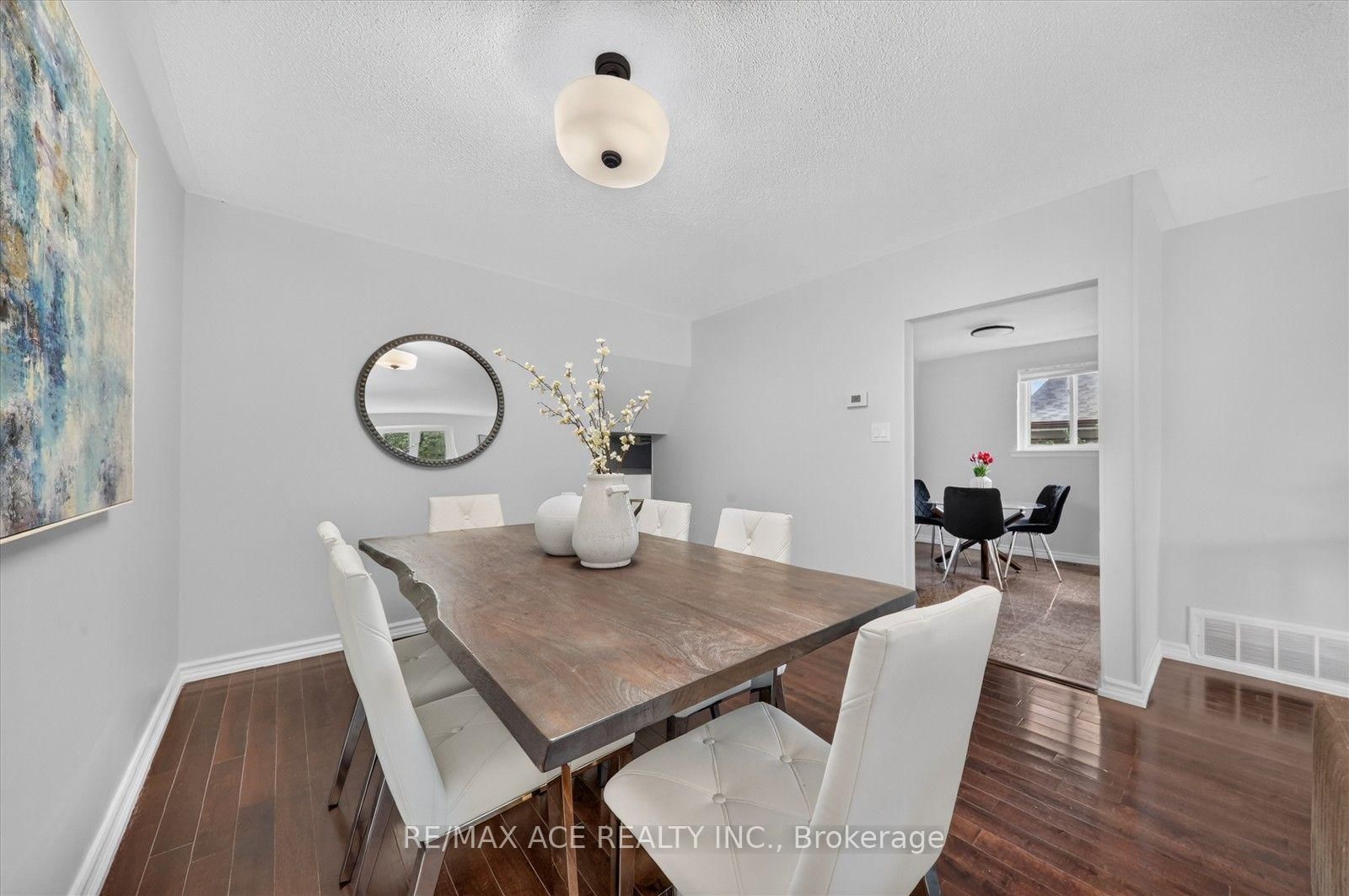 100 Merkley Square • Toronto, ON photo 10