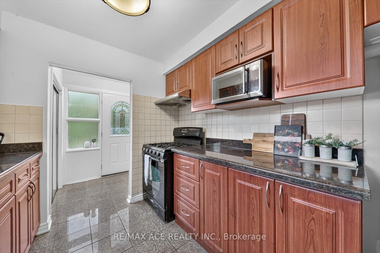 100 Merkley Square • Toronto, ON photo 15