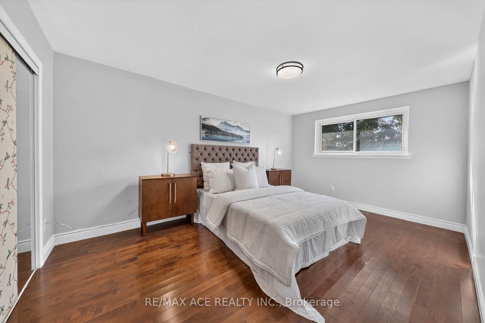 100 Merkley Square • Toronto, ON photo 18