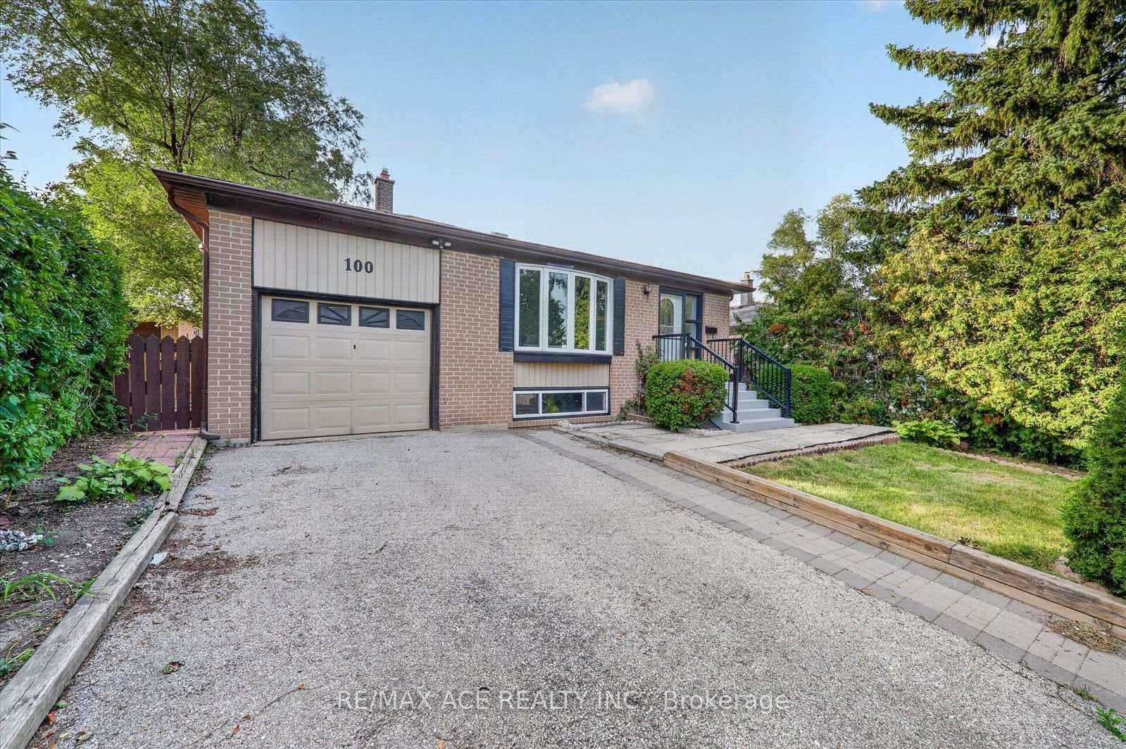100 Merkley Square • Toronto, ON photo 2