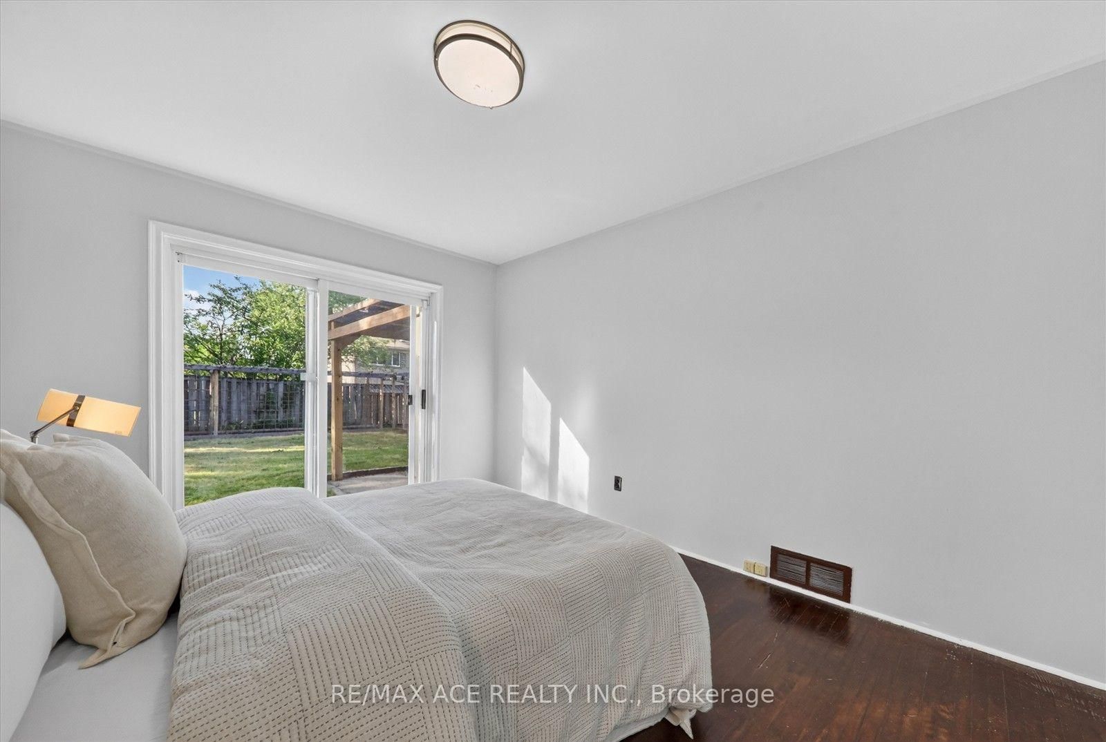 100 Merkley Square • Toronto, ON photo 26