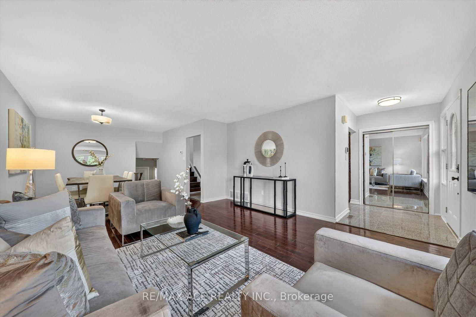 100 Merkley Square • Toronto, ON photo 7