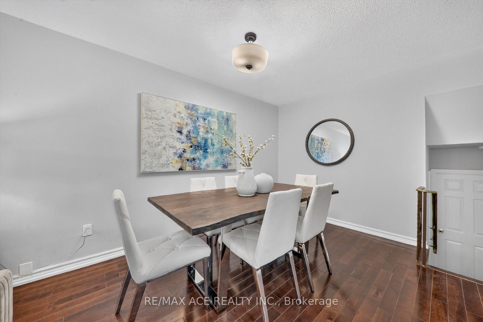 100 Merkley Square • Toronto, ON photo 9