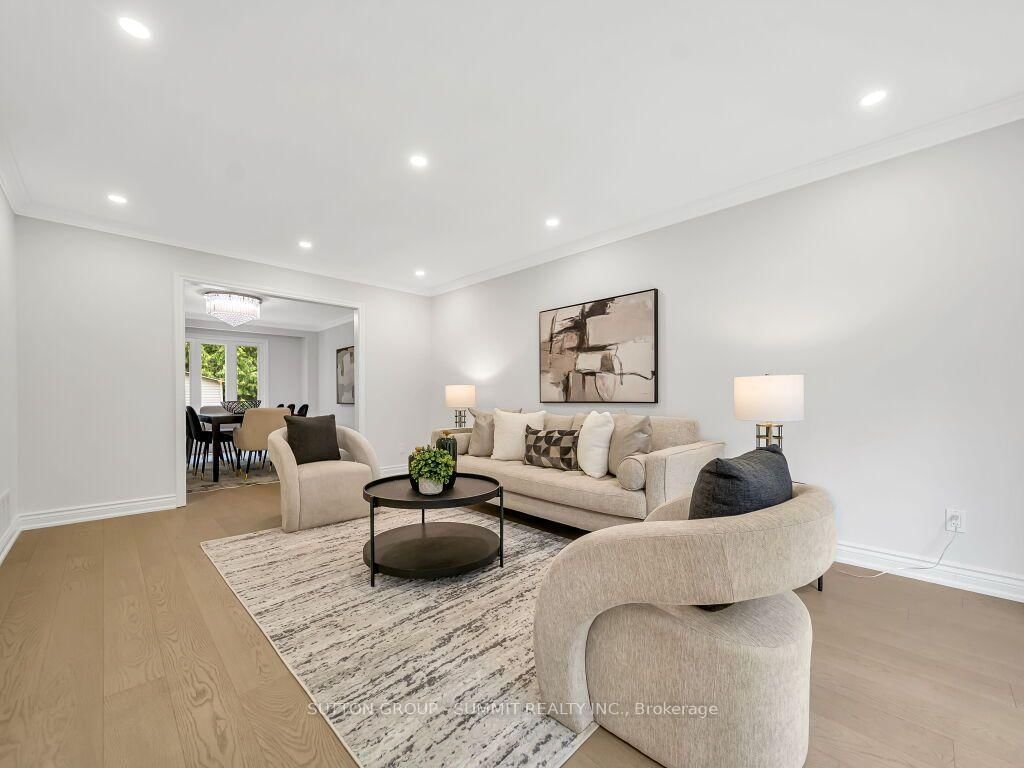 7 Winding Court • Toronto, ON photo 11