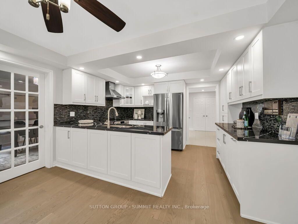 7 Winding Court • Toronto, ON photo 19