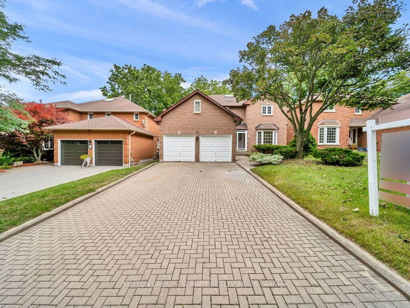7 Winding Court