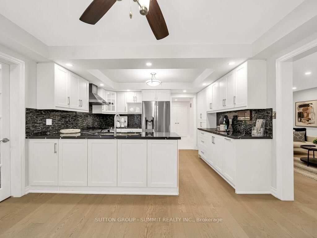 7 Winding Court • Toronto, ON photo 20