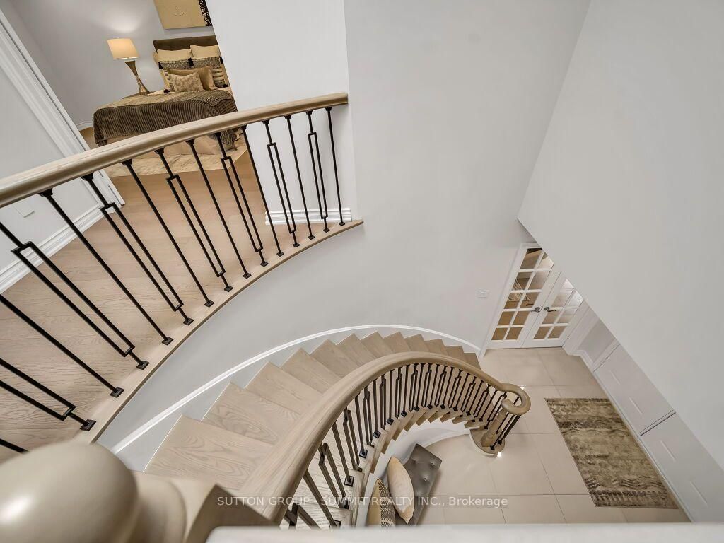 7 Winding Court • Toronto, ON photo 25
