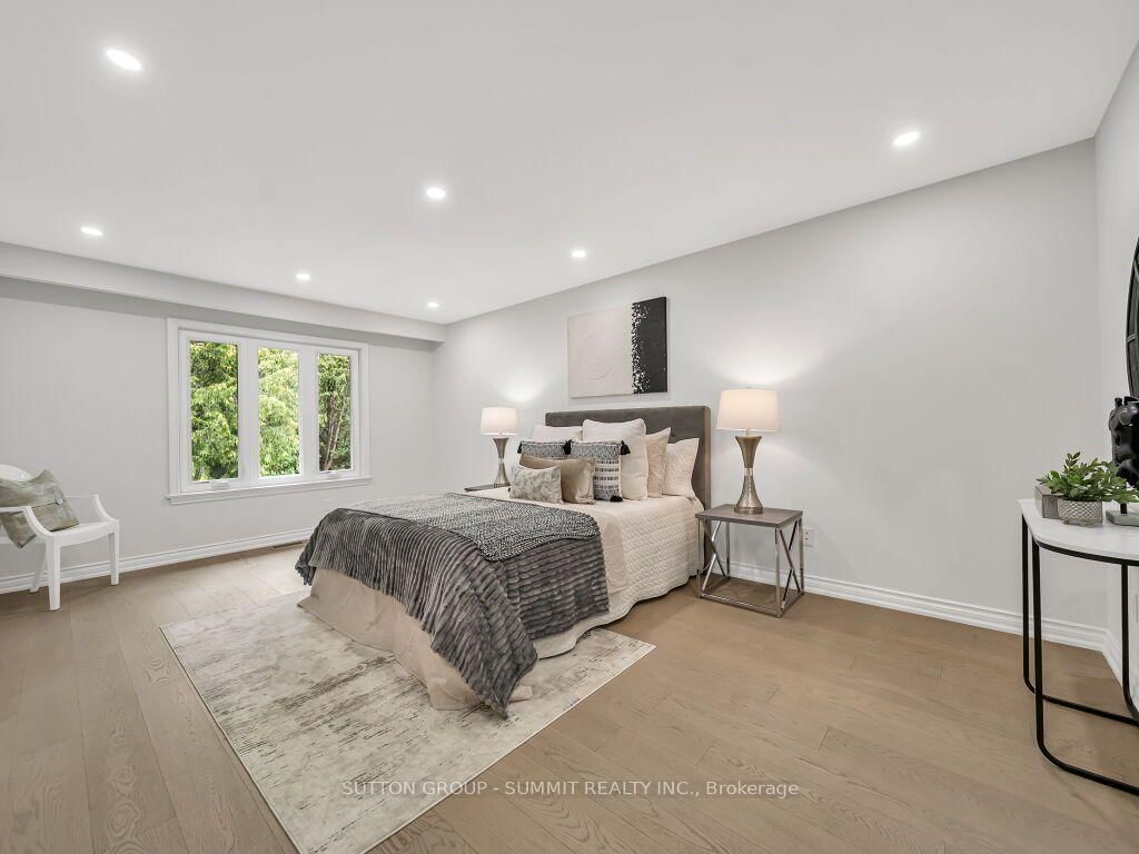 7 Winding Court • Toronto, ON photo 27