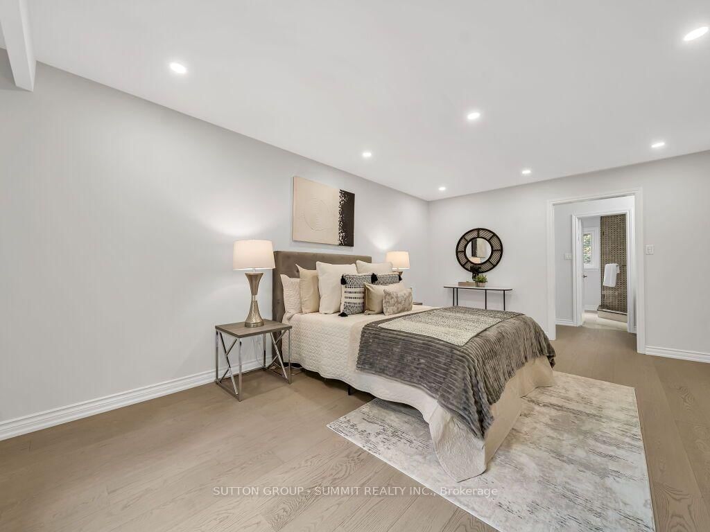 7 Winding Court • Toronto, ON photo 28