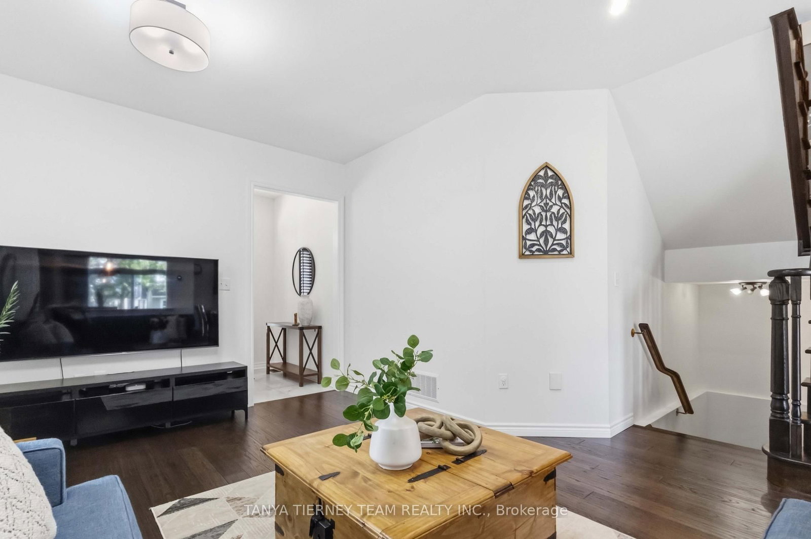26 Chiswick Avenue • Whitby, ON photo 10