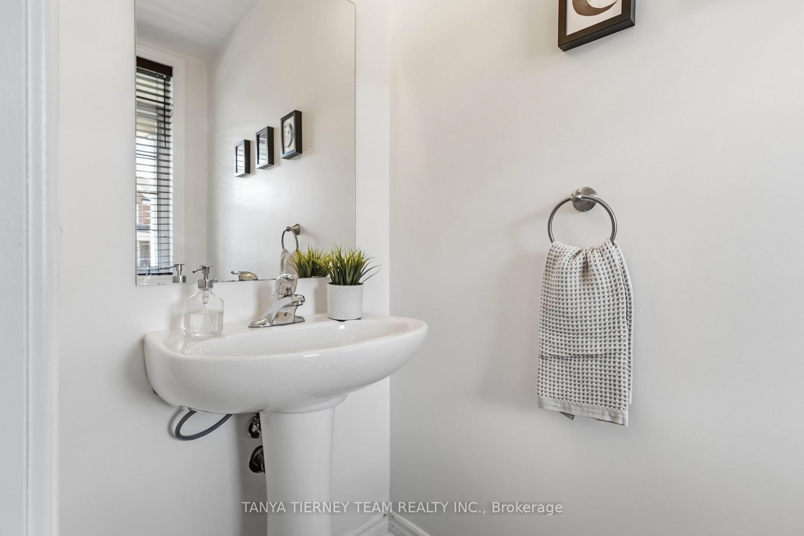 26 Chiswick Avenue • Whitby, ON photo 22