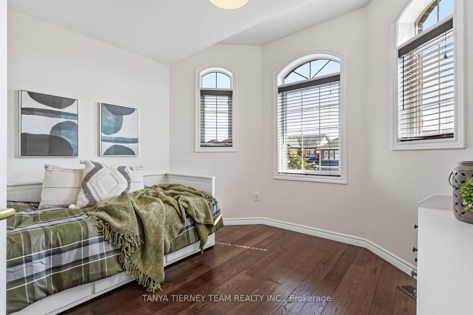 26 Chiswick Avenue • Whitby, ON photo 34