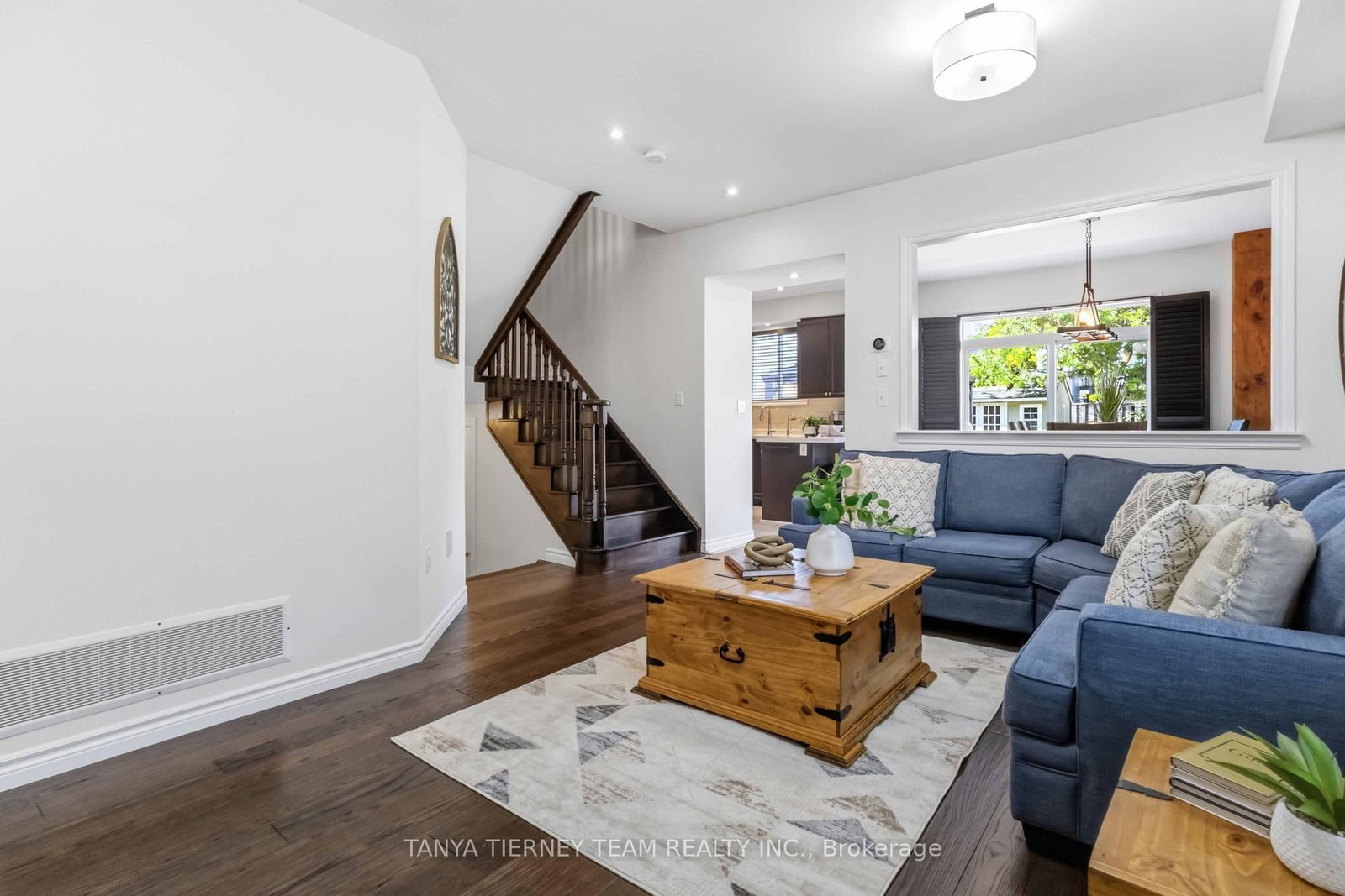 26 Chiswick Avenue • Whitby, ON photo 8