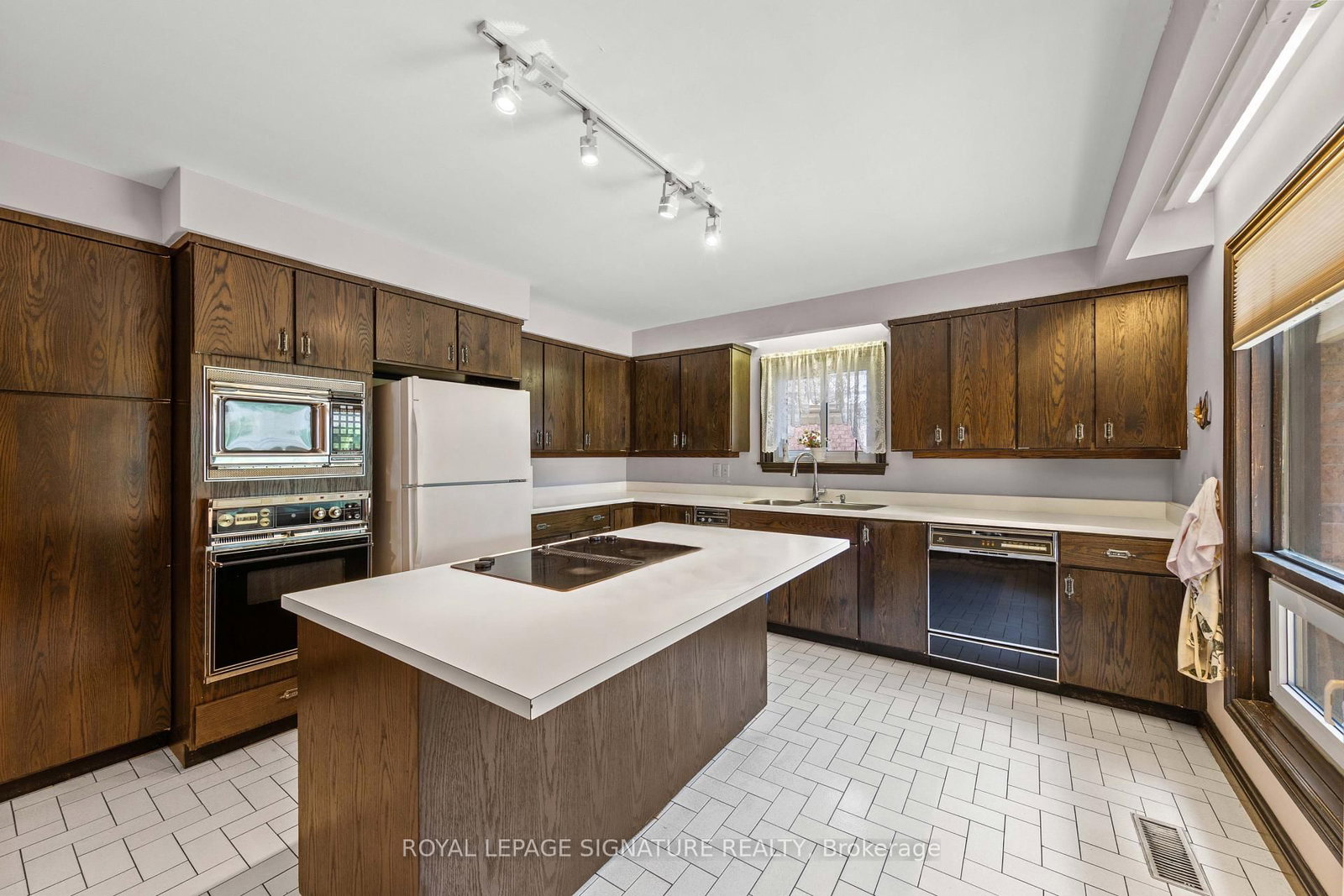 2600 Kennedy Road • Toronto, ON photo 16