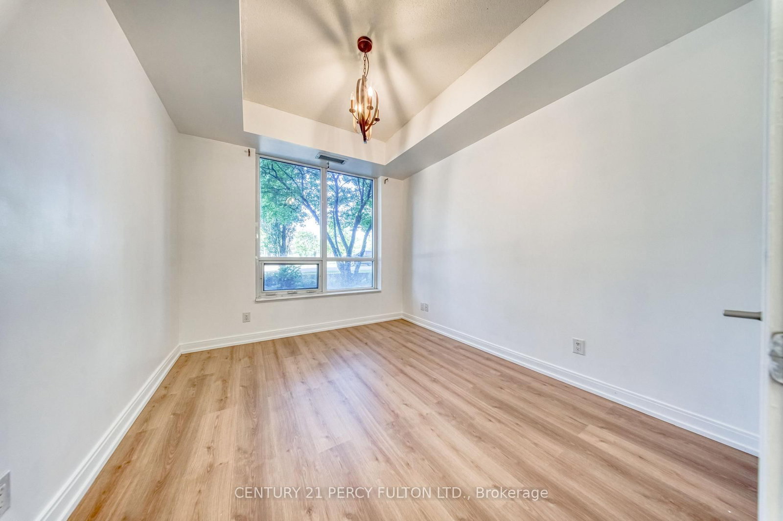 181 Village Green Square • #116 • Toronto, ON photo 20