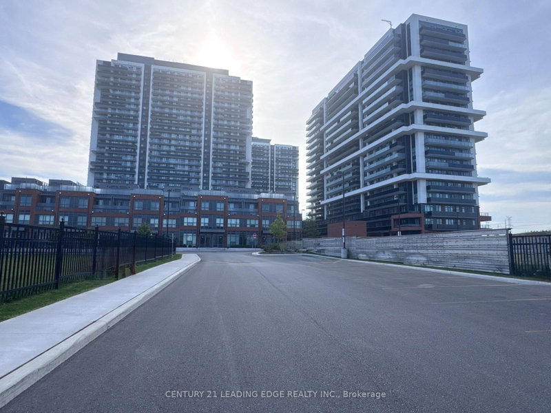 1514 - 2545 Simcoe Street N
