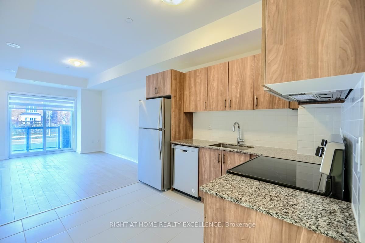 235 Mclevin Avenue E • #16 • Toronto, ON photo 8