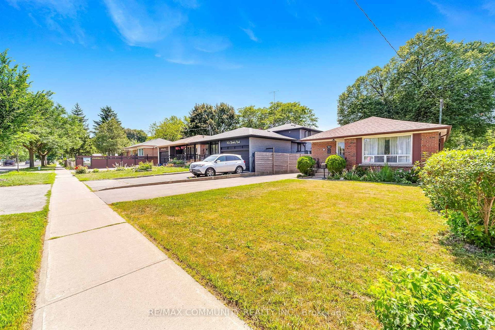 764 Brimley Road • Toronto, ON photo 3