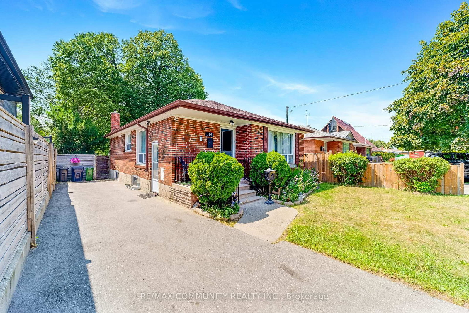 764 Brimley Road • Toronto, ON photo 4