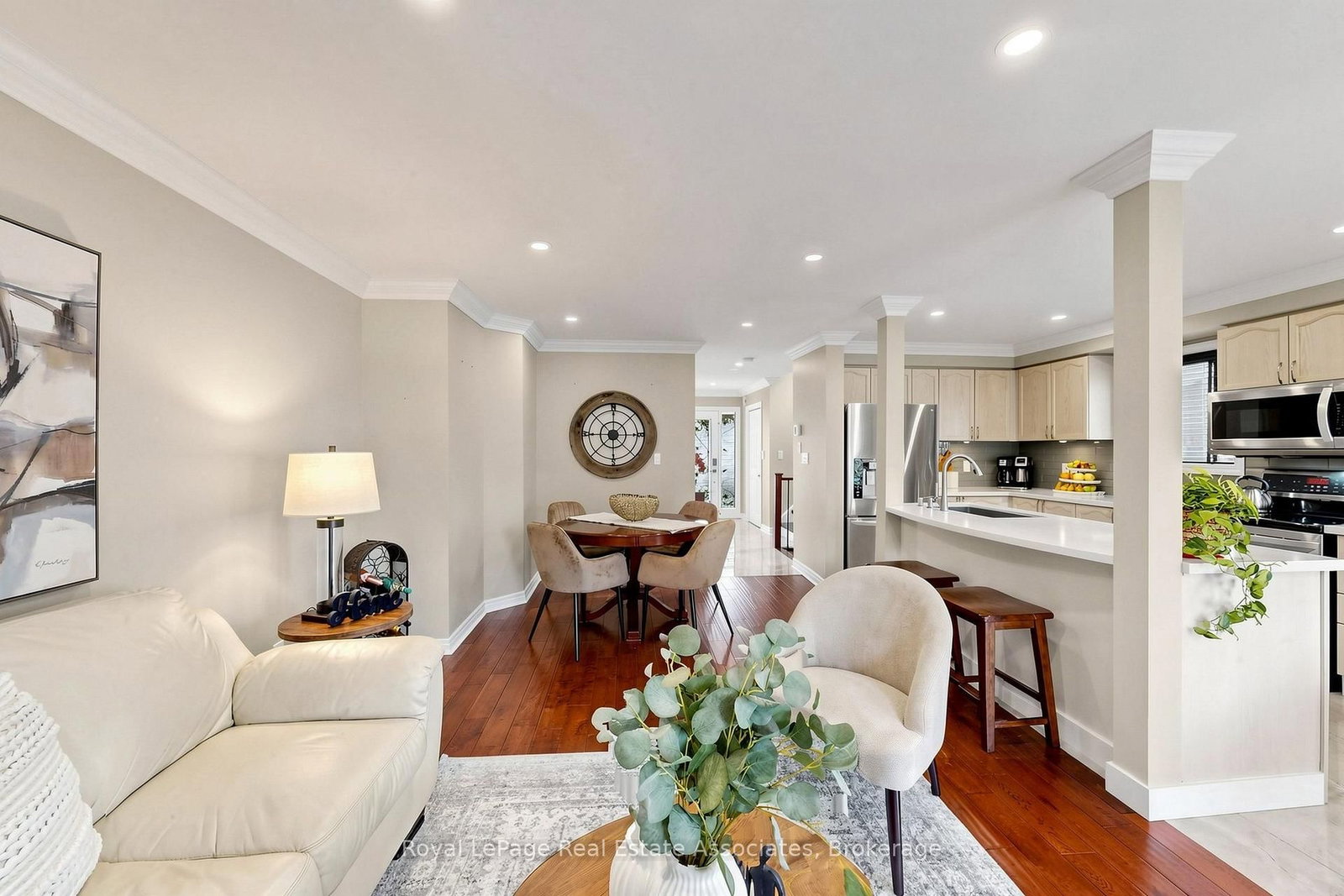 2 Primeau Avenue • Whitby, ON photo 9
