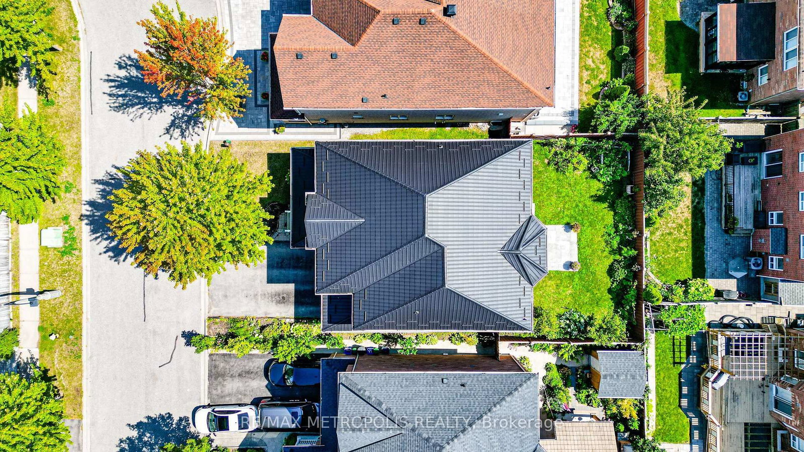 58 Dunwell Crescent • Ajax, ON photo 5