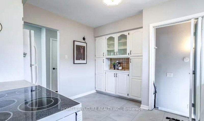 Main - 7 Stonehenge Crescent
