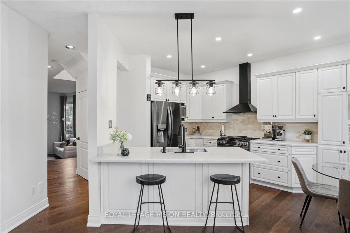 106 Copley Street • Pickering, ON photo 4
