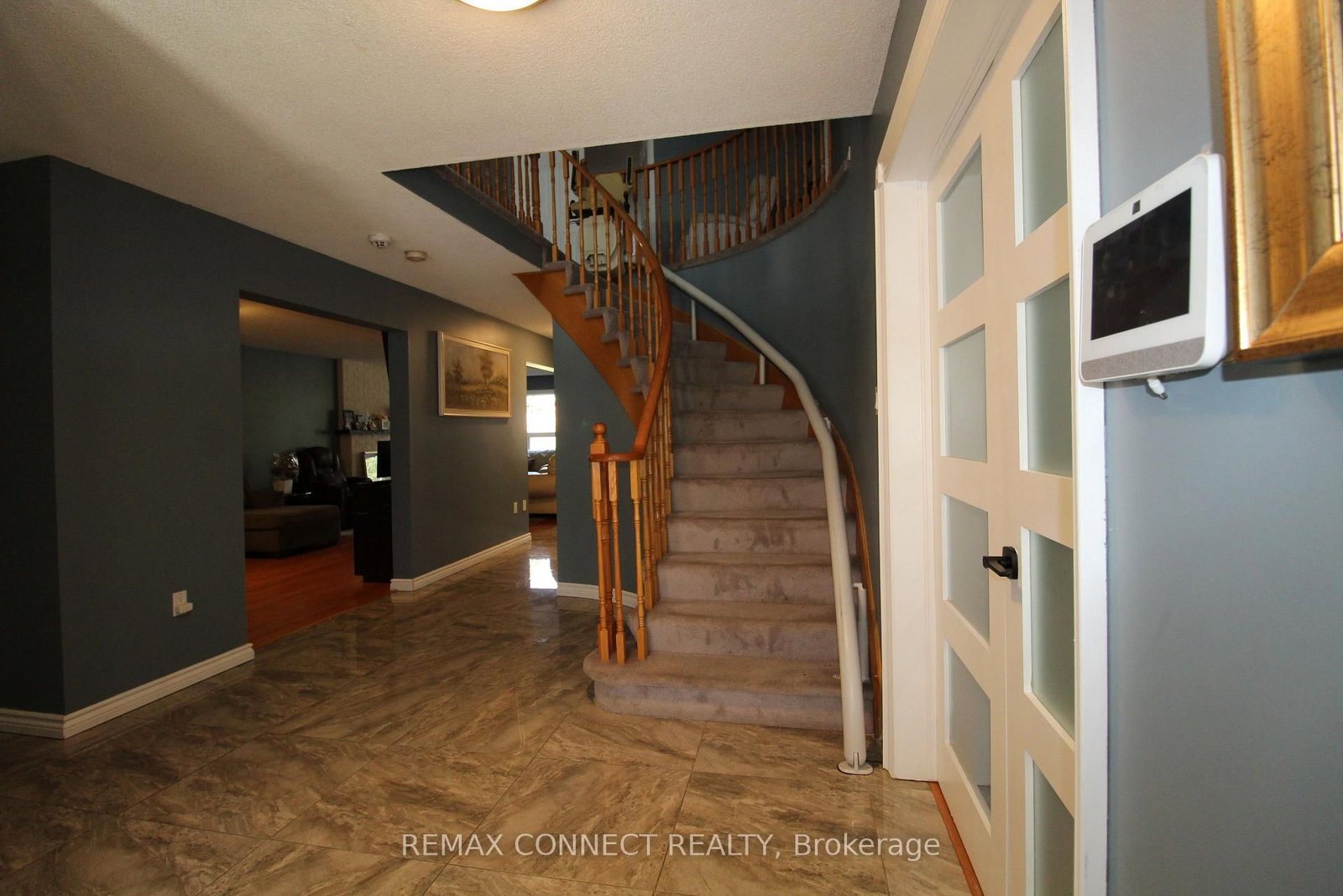 80 Kennett Drive • Whitby, ON photo 4
