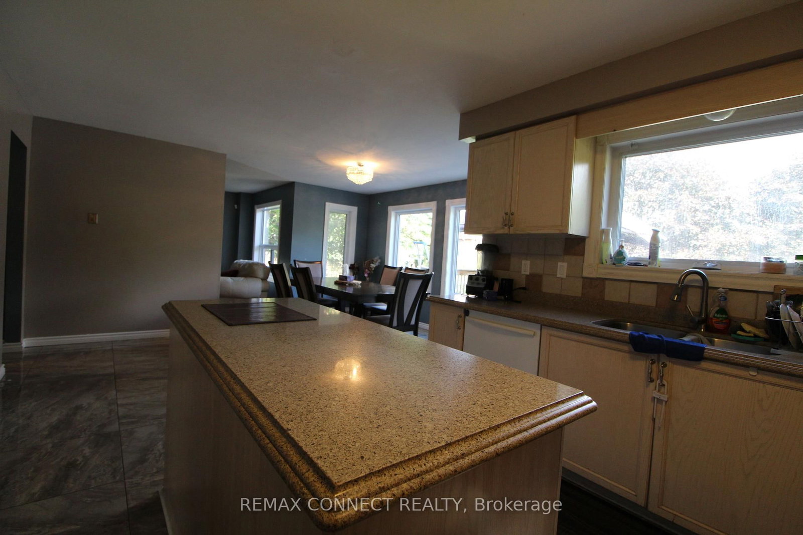 80 Kennett Drive • Whitby, ON photo 5