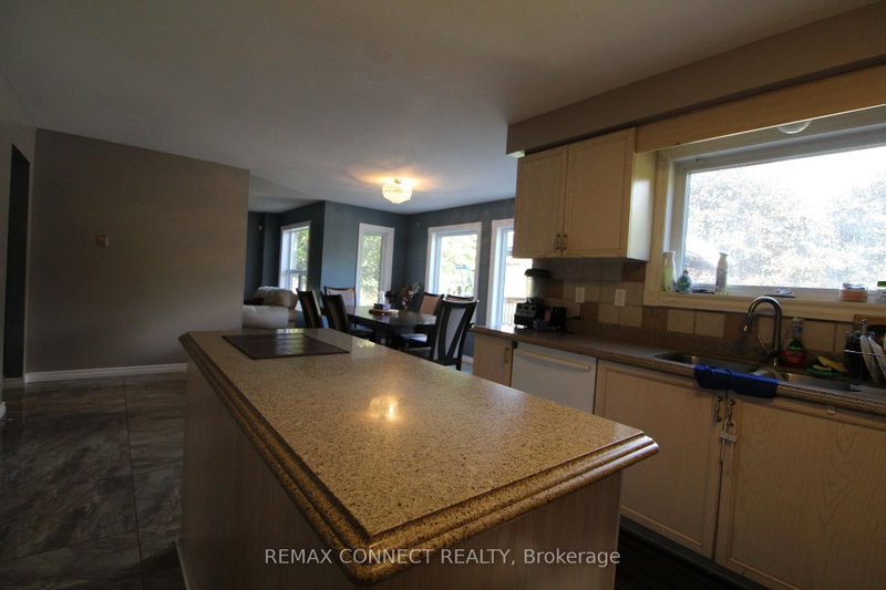 80 Kennett Dr photo 5