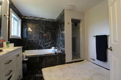 80 Kennett Drive • Whitby, ON photo 9