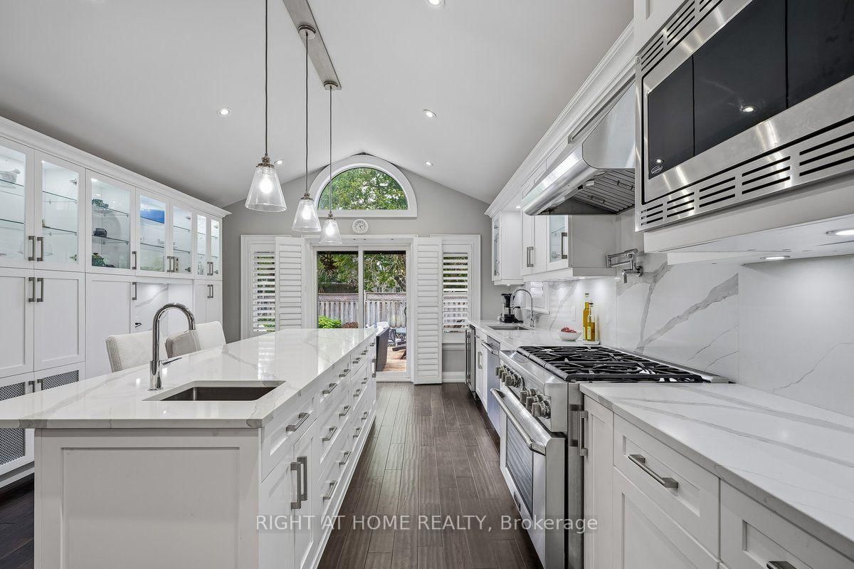 22 Romac Drive • Toronto, ON photo 15