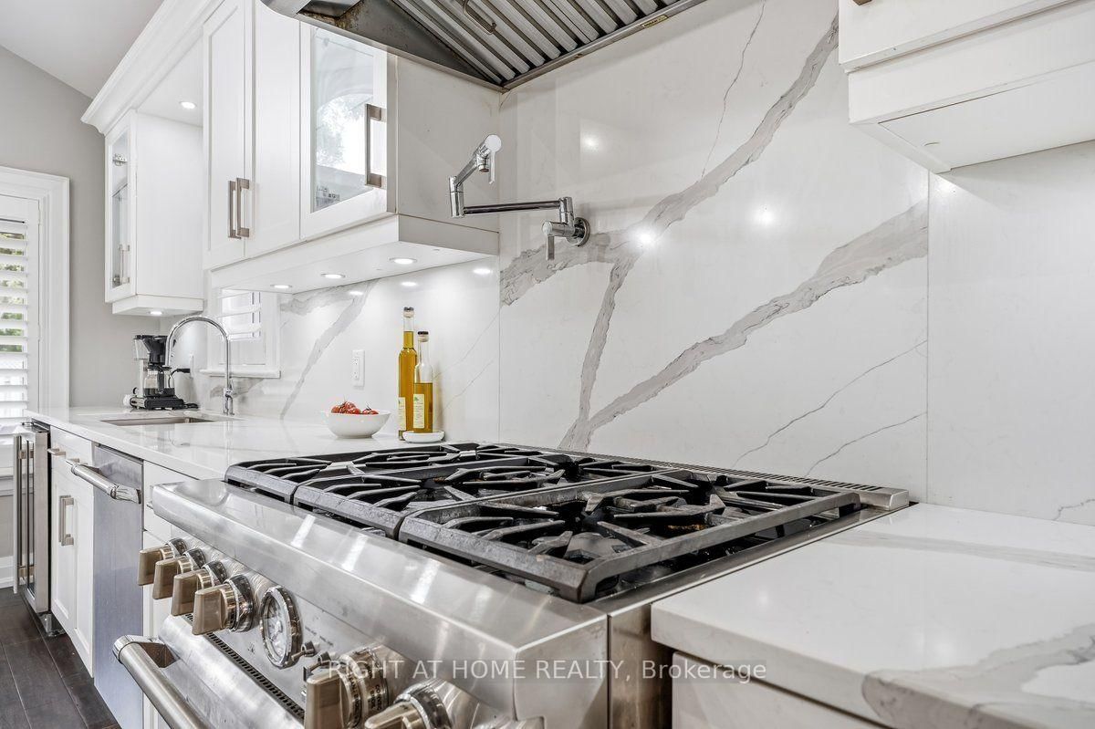22 Romac Drive • Toronto, ON photo 19
