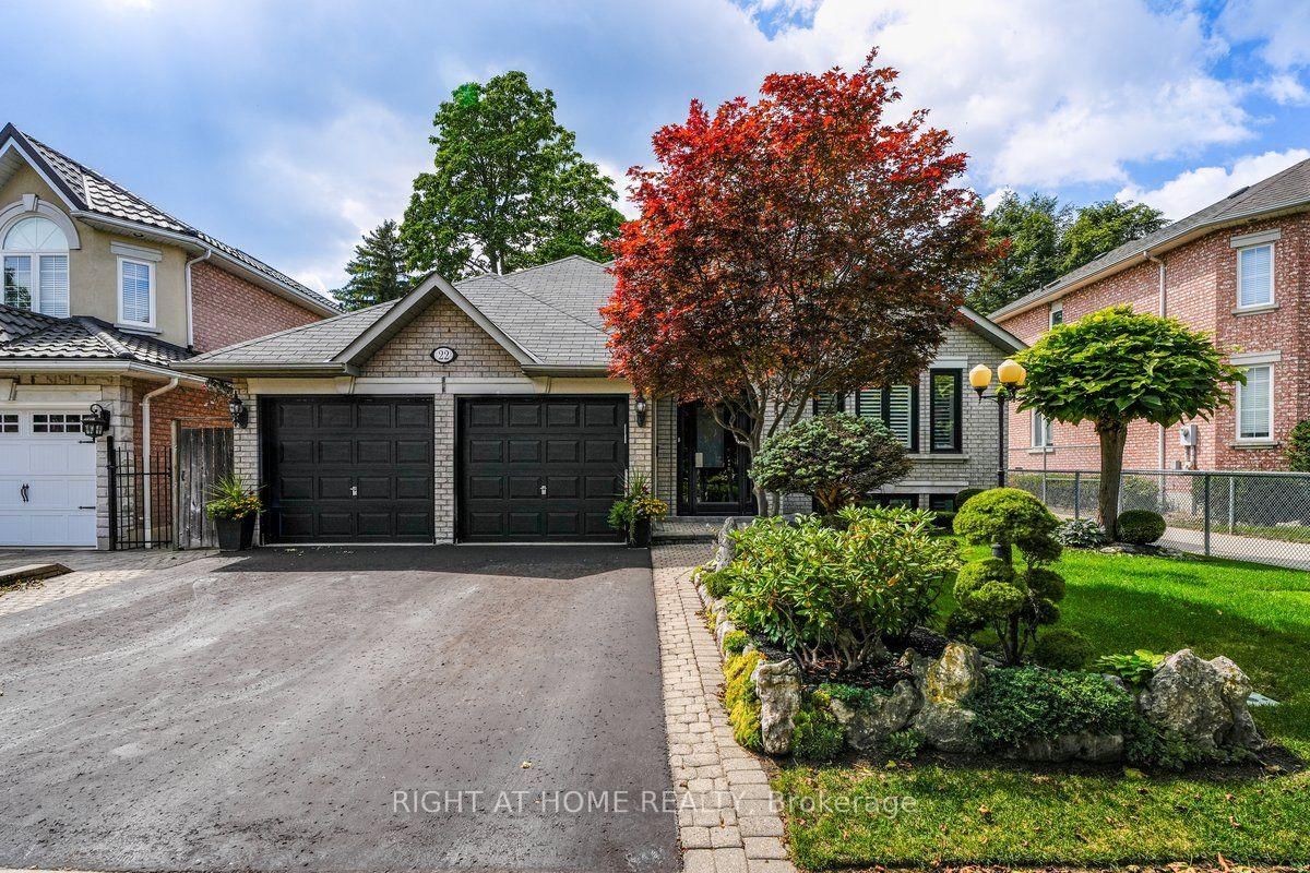 22 Romac Drive • Toronto, ON photo 4