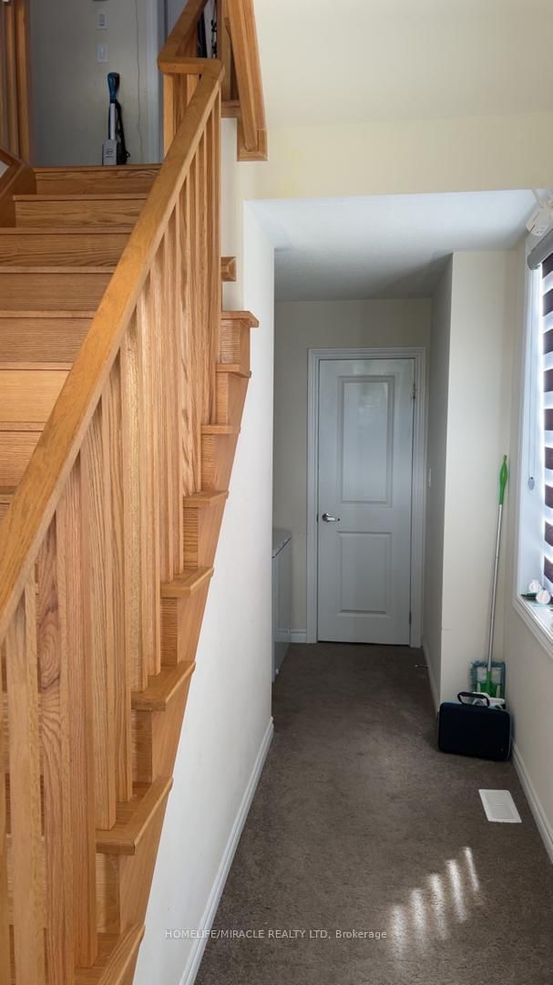 771 Chinook Path • Oshawa, ON photo 3