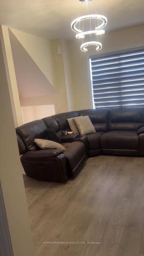 771 Chinook Path • Oshawa, ON photo 9