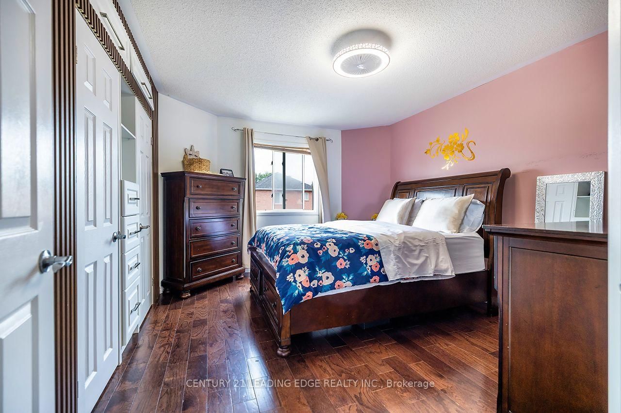 14 GUILDWOOD Drive • Clarington, ON photo 10