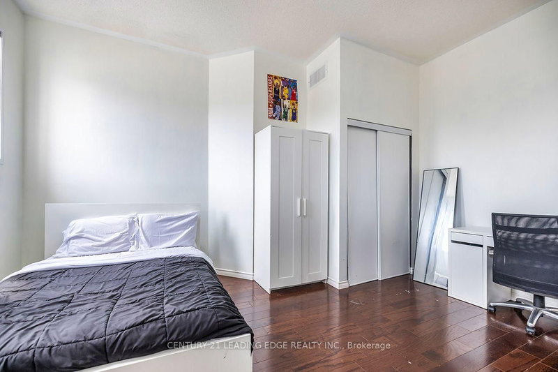 14 GUILDWOOD Drive