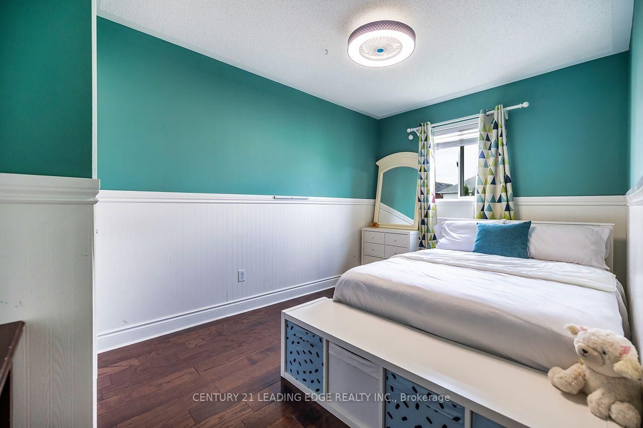 14 GUILDWOOD Drive • Clarington, ON photo 8