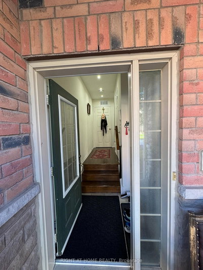 23 Linnell Ajax,ON L1Z 0K9 — Photo 3