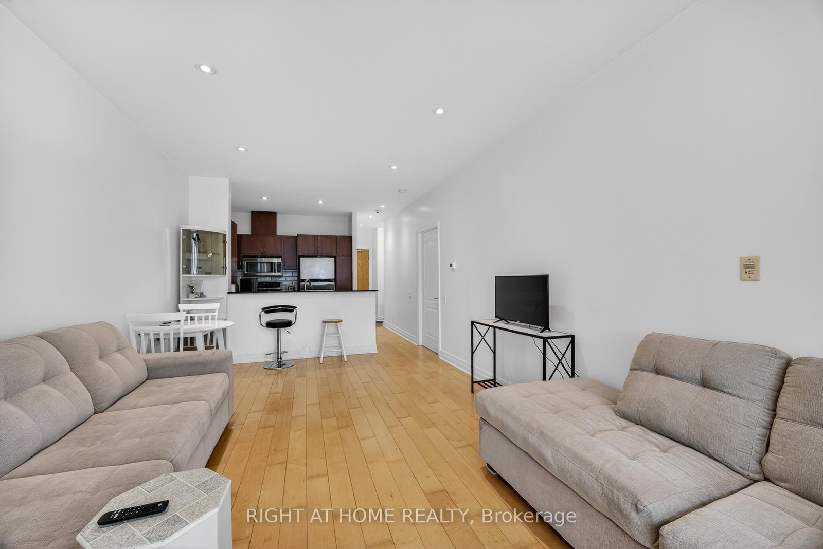 44 Bond Street W • #518 • Oshawa, ON photo 11