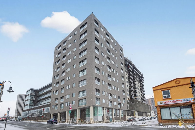 518 - 44 Bond Street W