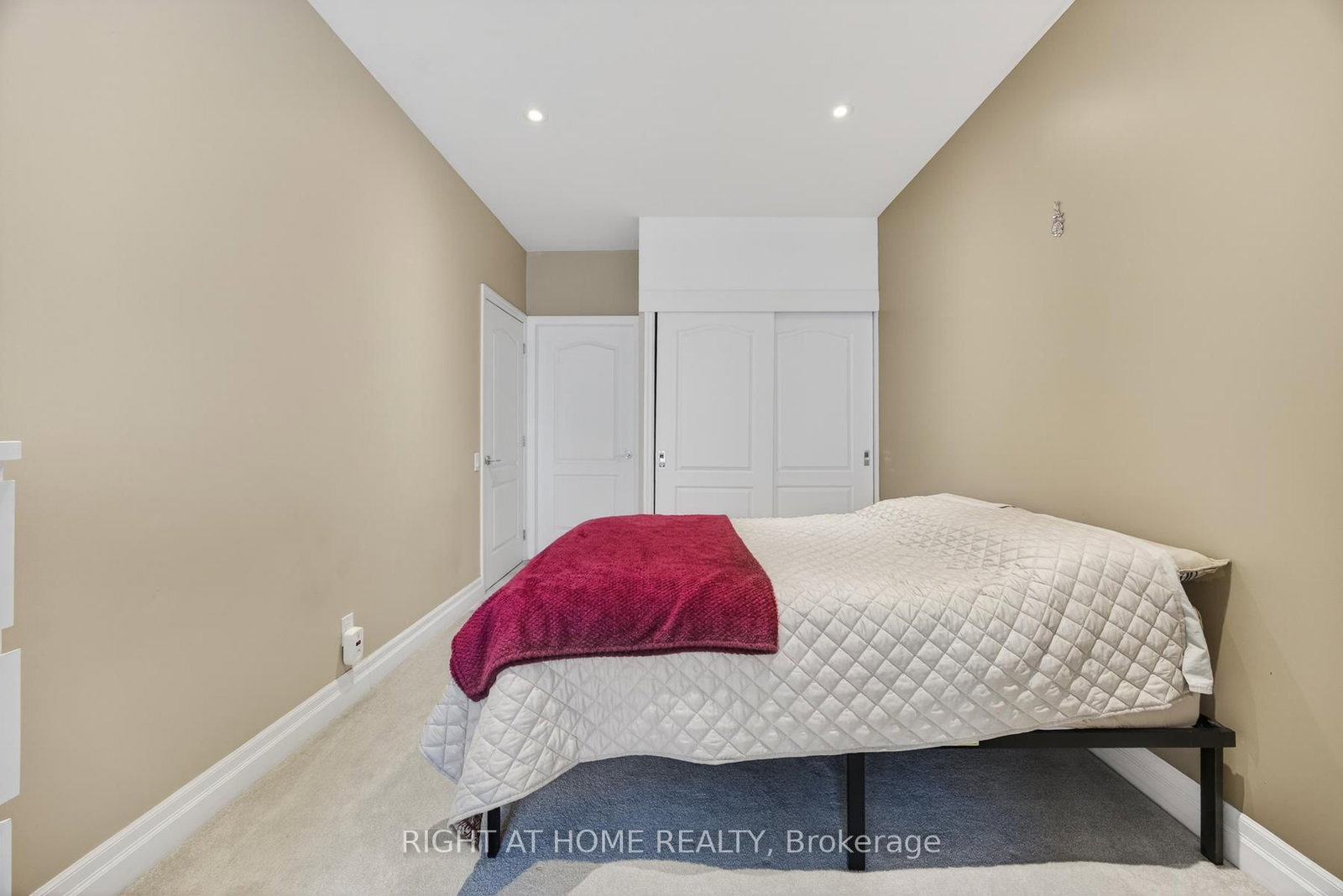 44 Bond Street W • #518 • Oshawa, ON photo 21